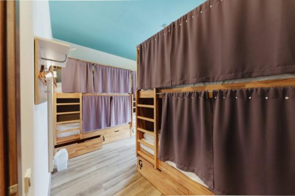 Female_Dormitory_Room_8_Beds_-_Private_Bathroom_8