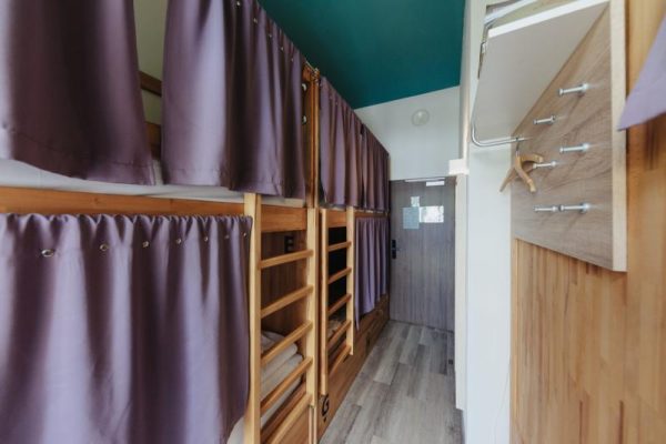 Female_Dormitory_Room_8_Beds_-_Shared_Bathroom_7
