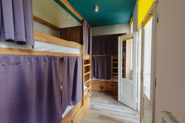 Mixed_Dormitory_Room_8_Beds_-_Shared_Bathroom_3