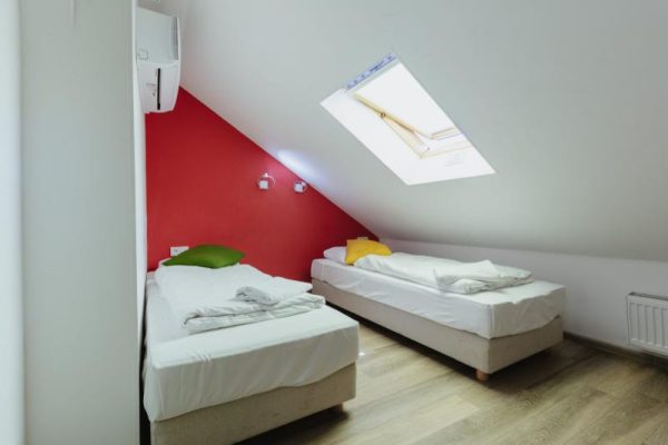 Private_Room_2_Beds_-_Shared_Bathroom_5